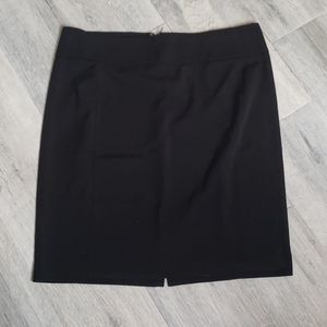 BLACK PENCIL SKIRT